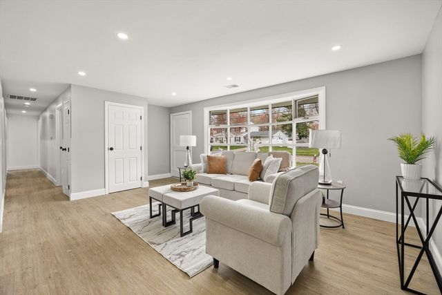 122 Sinclair Rd, Brockton, MA 02302