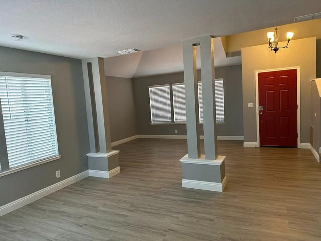 8541 Brisenbourg Way, Antelope, CA 95843