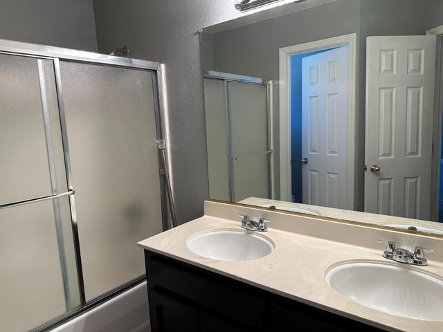 8541 Brisenbourg Way, Antelope, CA 95843