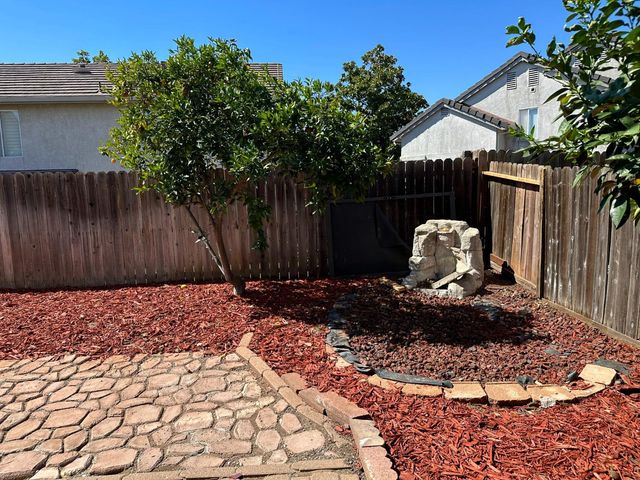 8541 Brisenbourg Way, Antelope, CA 95843