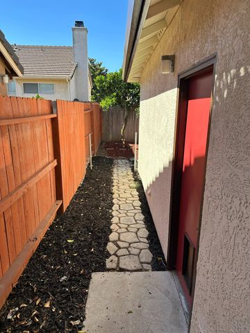 8541 Brisenbourg Way, Antelope, CA 95843