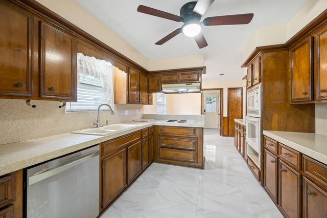 12626 New Kentucky Road, Cypress, TX 77429