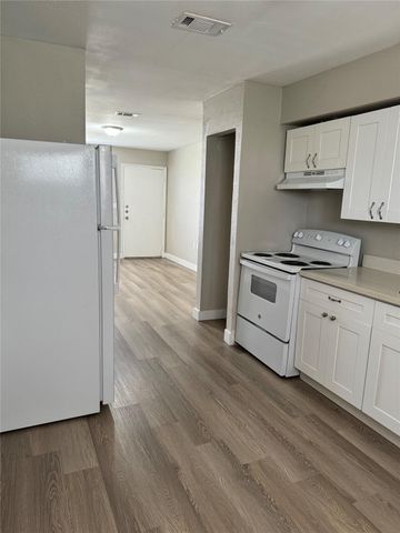 7808 Glass Street, Houston, TX 77016