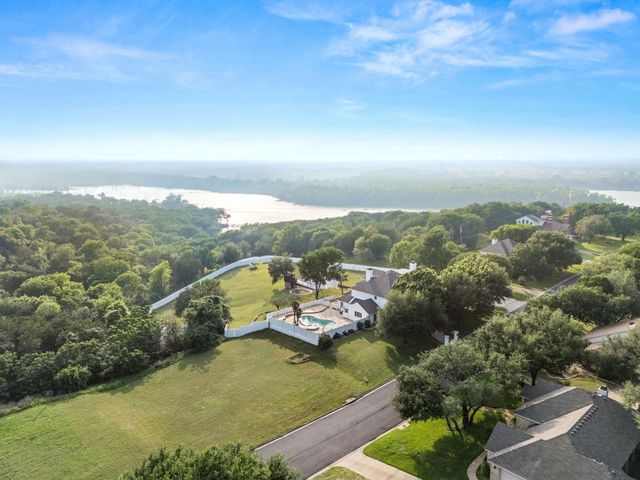 14010 Horseshoe Circle, Woodway, TX 76712