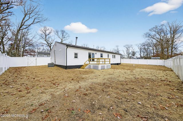 1627 Adams Avenue, Toms River, NJ 08753