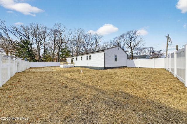 1627 Adams Avenue, Toms River, NJ 08753