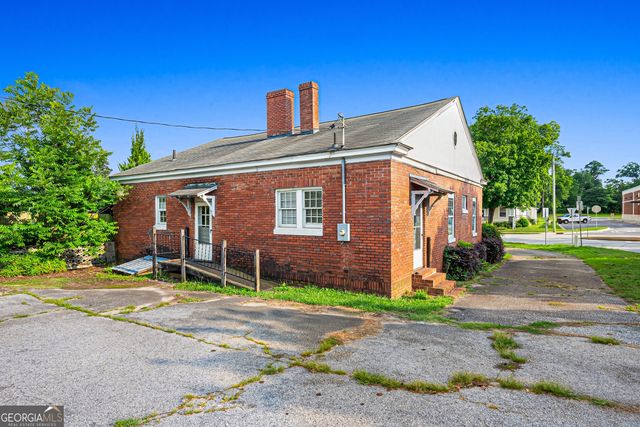 529 E Howell Street, Hartwell, GA 30643