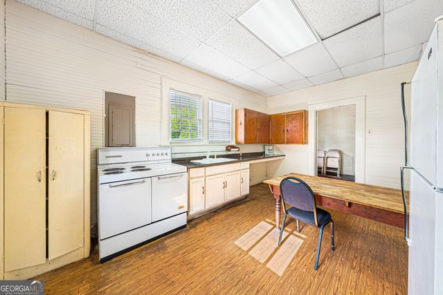 529 E Howell Street, Hartwell, GA 30643