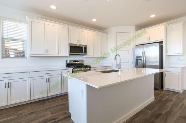 8247 E Petunia Avenue, Mesa, AZ 85212