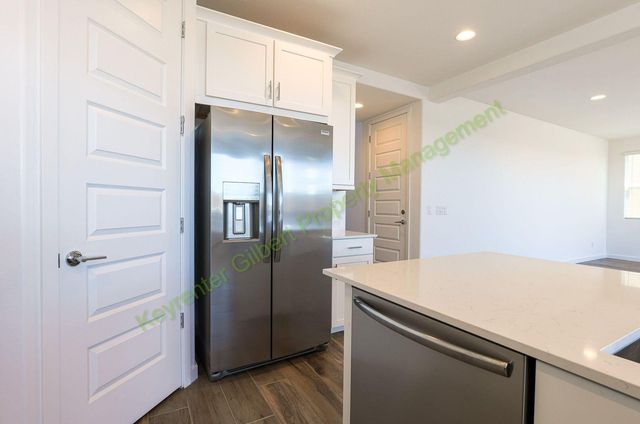 8247 E Petunia Avenue, Mesa, AZ 85212