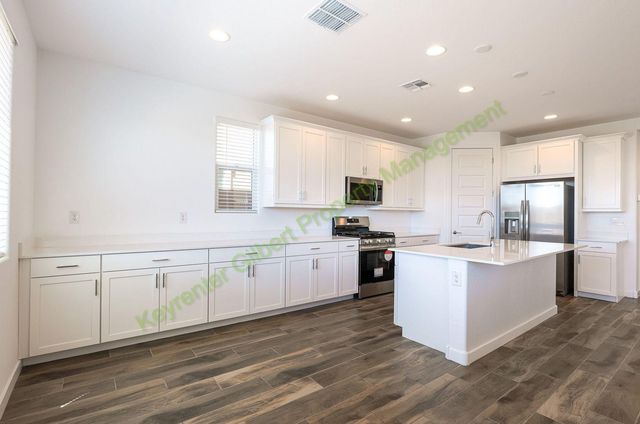 8247 E Petunia Avenue, Mesa, AZ 85212