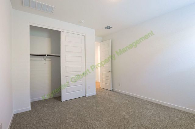 8247 E Petunia Avenue, Mesa, AZ 85212