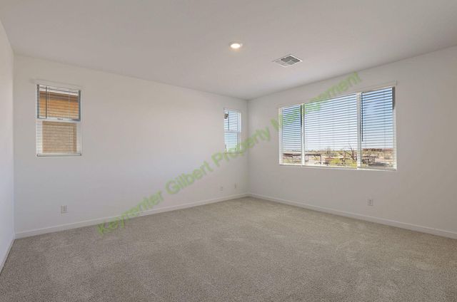 8247 E Petunia Avenue, Mesa, AZ 85212