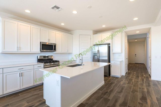 8247 E Petunia Avenue, Mesa, AZ 85212