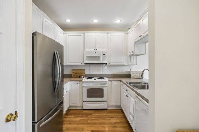 120 Hicks Rd, Nashville, TN 37221