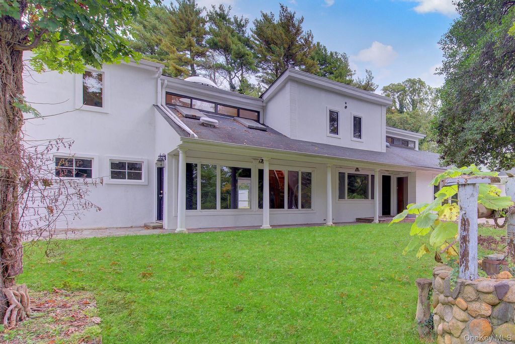549 Woodbury Road, Cold Spring Harbor, NY 11724 — exterior