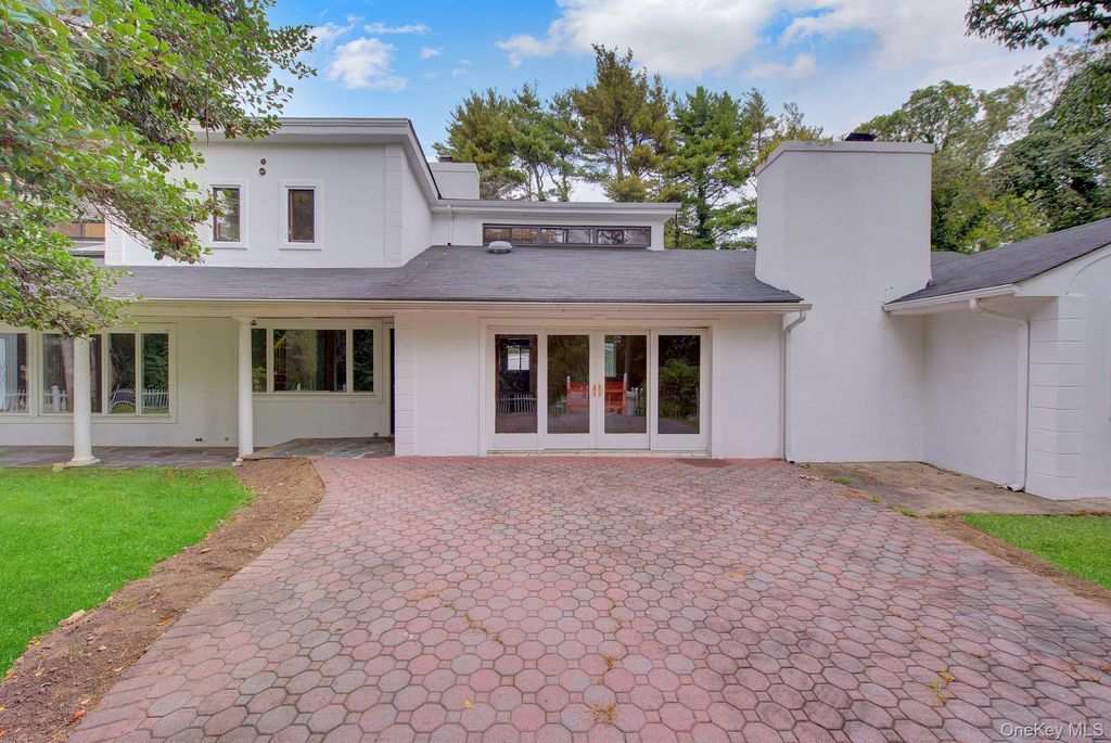 549 Woodbury Road, Cold Spring Harbor, NY 11724 — photo 2