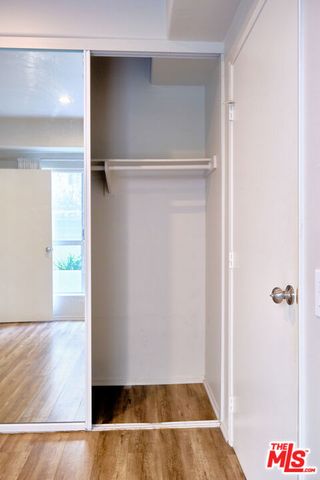 1242 9th 2B, Santa Monica, CA 90401