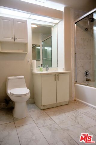 1242 9th 2B, Santa Monica, CA 90401