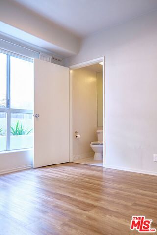 1242 9th 2B, Santa Monica, CA 90401