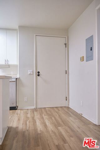 1242 9th 2B, Santa Monica, CA 90401