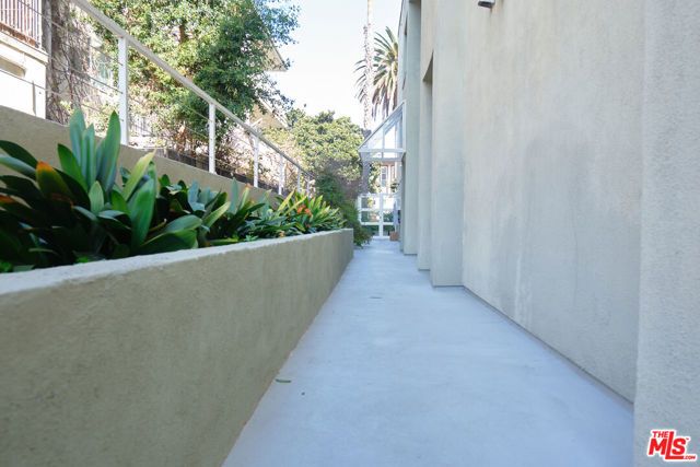 1242 9th 2B, Santa Monica, CA 90401