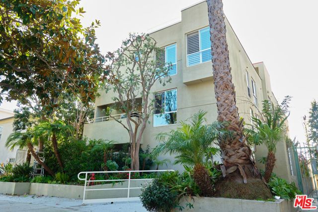 1242 9th 2B, Santa Monica, CA 90401