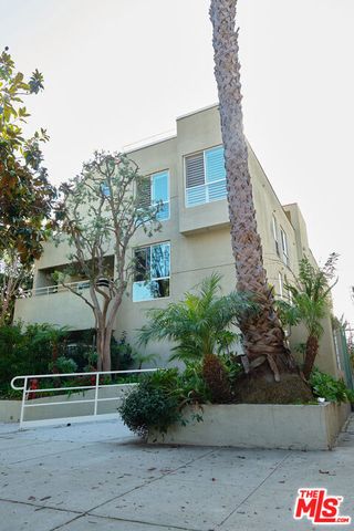 1242 9th 2B, Santa Monica, CA 90401