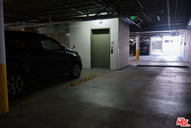 1242 9th 2B, Santa Monica, CA 90401