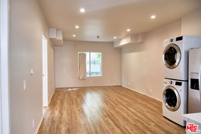 1242 9th 2B, Santa Monica, CA 90401