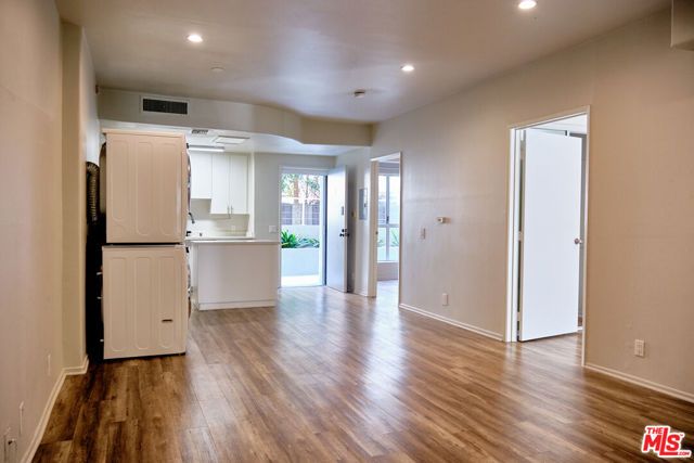 1242 9th 2B, Santa Monica, CA 90401