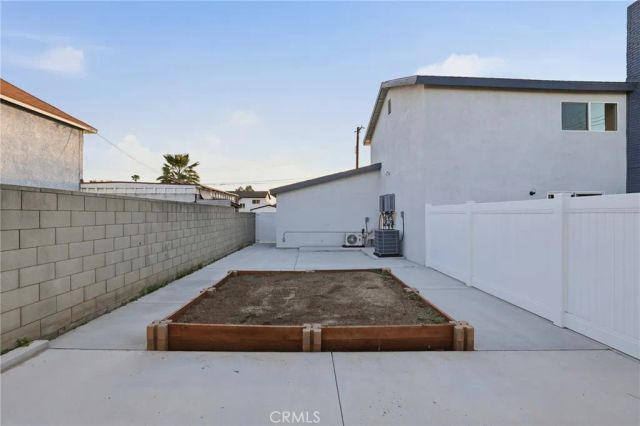 11062 Oneida Avenue, San Fernando, CA 91340