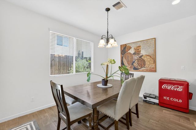 3866 Sussex Avenue, Clovis, CA 93619