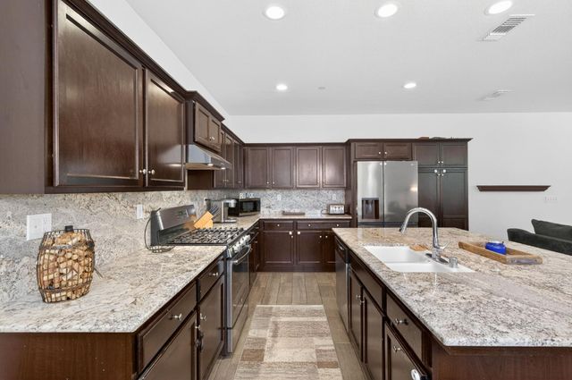3866 Sussex Avenue, Clovis, CA 93619