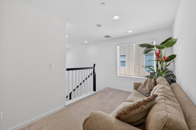 3866 Sussex Avenue, Clovis, CA 93619