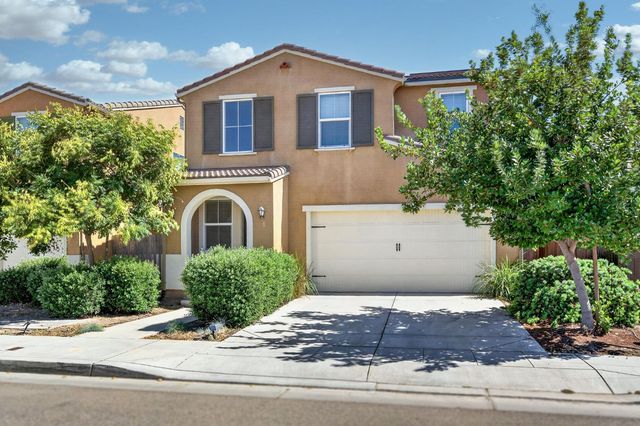 3866 Sussex Avenue, Clovis, CA 93619