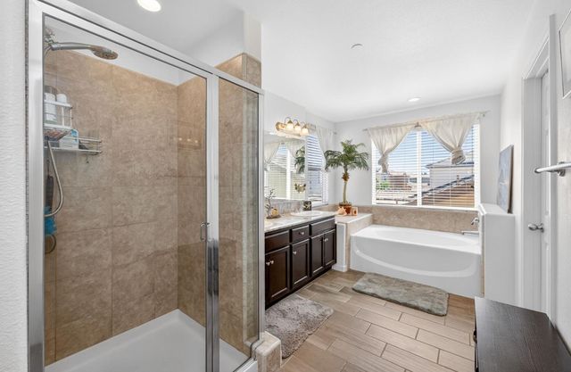 3866 Sussex Avenue, Clovis, CA 93619
