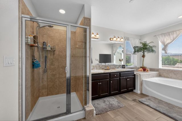 3866 Sussex Avenue, Clovis, CA 93619