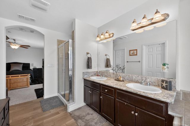 3866 Sussex Avenue, Clovis, CA 93619