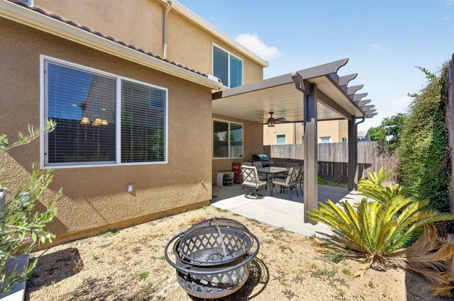 3866 Sussex Avenue, Clovis, CA 93619
