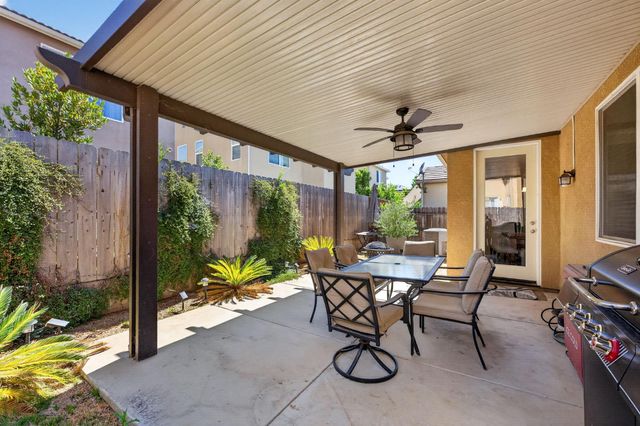 3866 Sussex Avenue, Clovis, CA 93619
