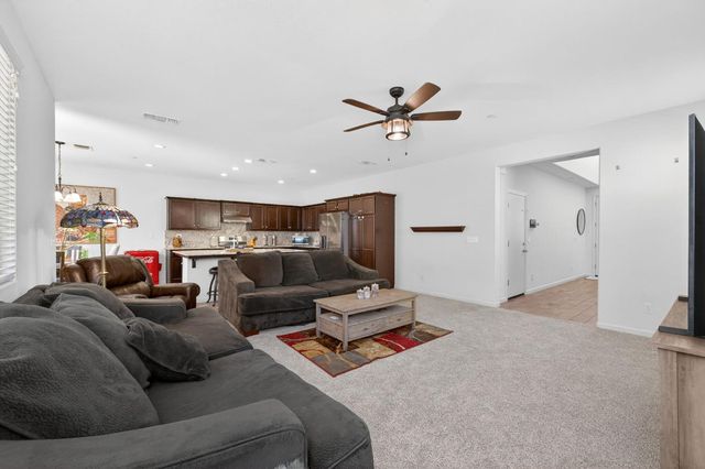 3866 Sussex Avenue, Clovis, CA 93619