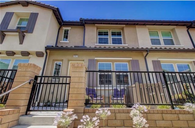 28678 Jardineras Drive, Valencia, CA 91354