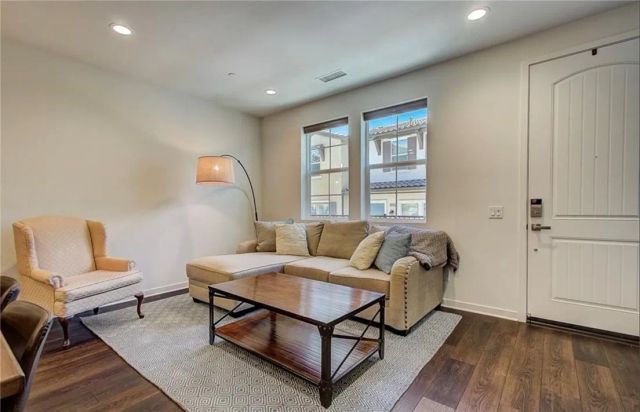 28678 Jardineras Drive, Valencia, CA 91354