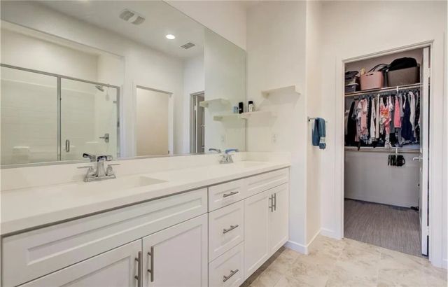 28678 Jardineras Drive, Valencia, CA 91354