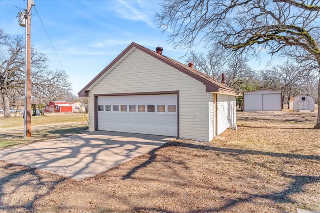 9961 Fm 47, Wills Point, TX 75169