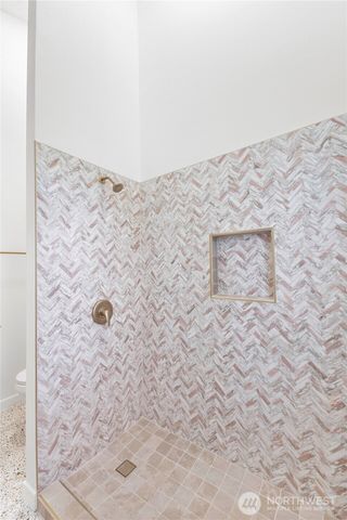 7003 44th Avenue E, Tacoma, WA 98443