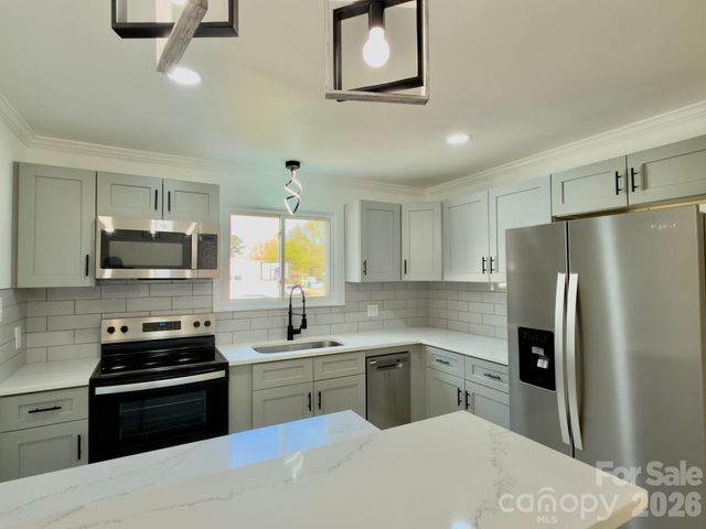 1033 Tracy Drive, Charlotte, NC 28217