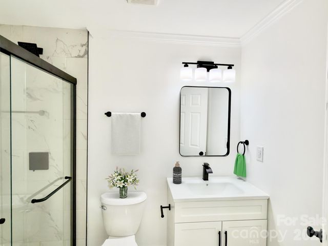 1033 Tracy Drive, Charlotte, NC 28217