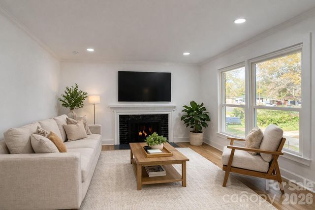 1033 Tracy Drive, Charlotte, NC 28217